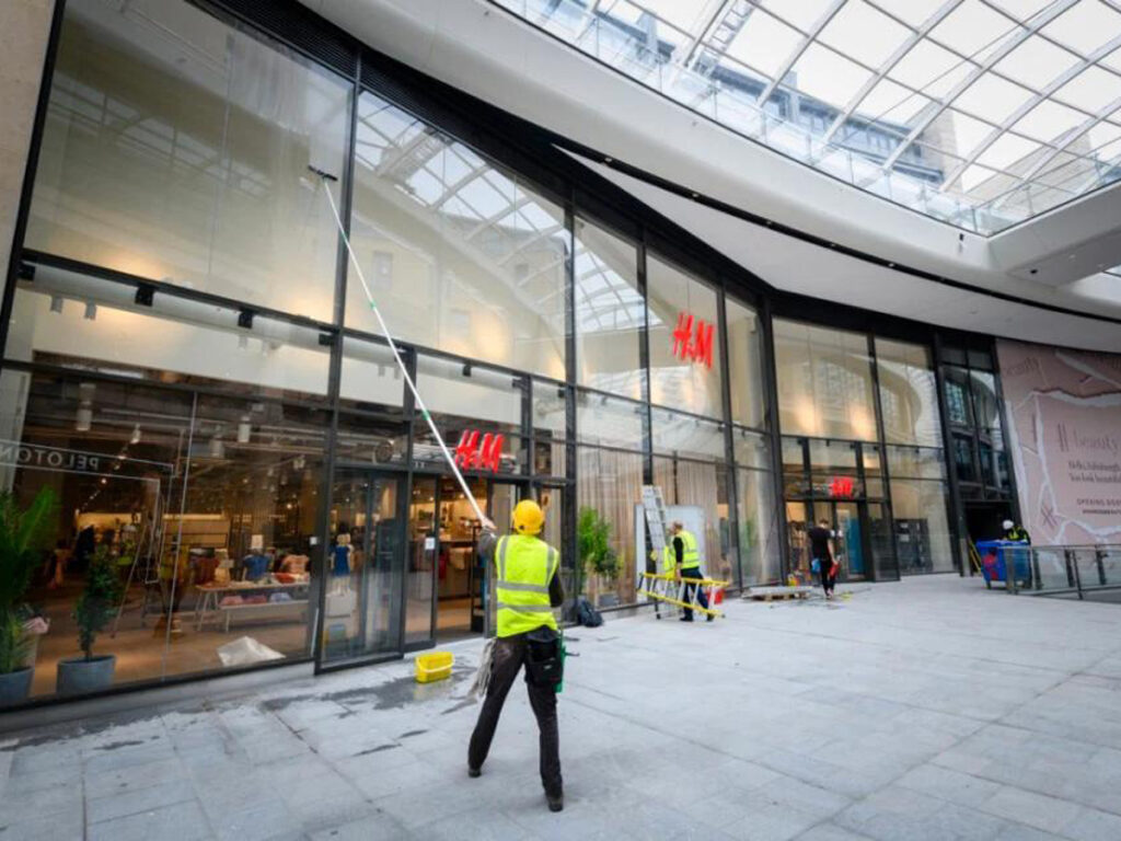 Kingdom Clear shopping centre window cleaning Kingdom Clear shopping centre window cleaning